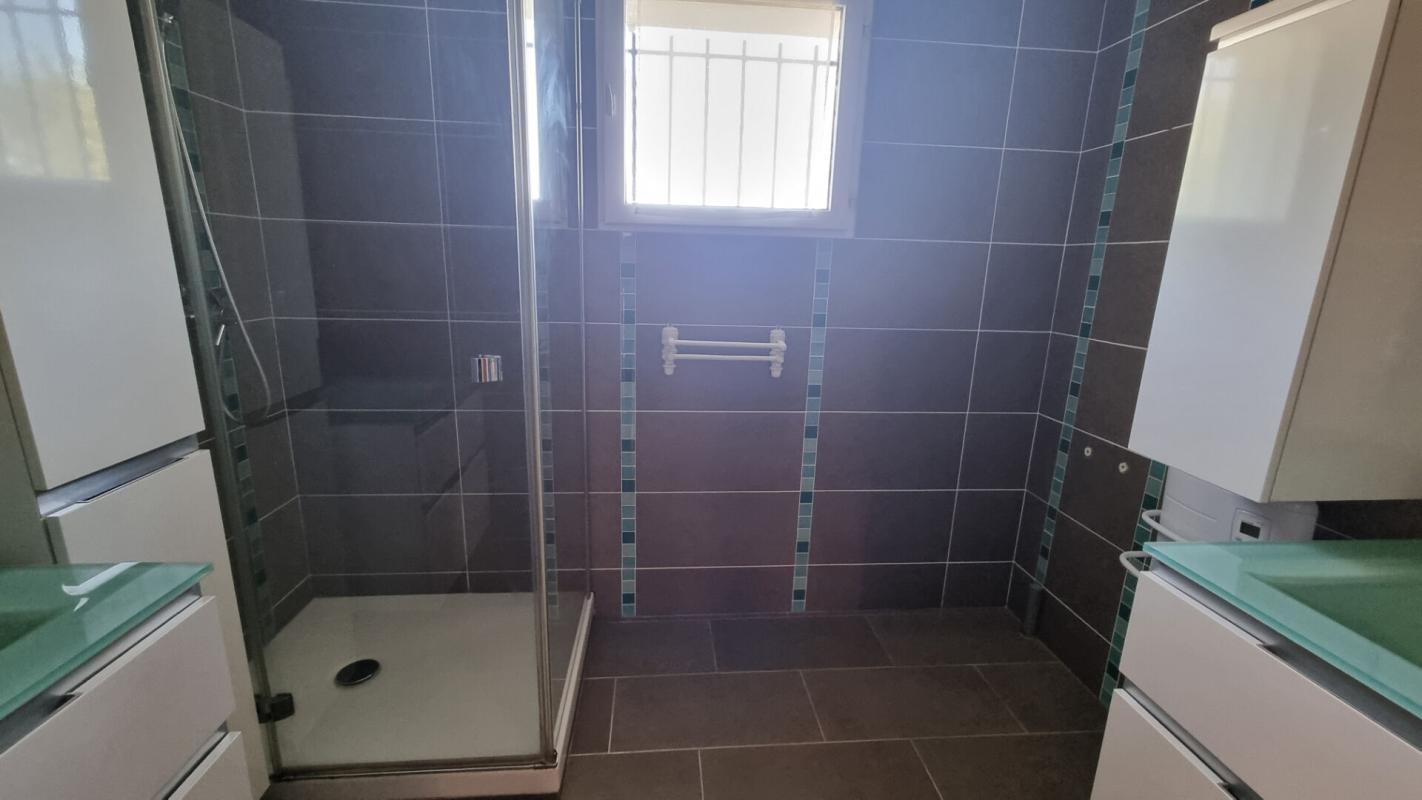 SAINTE-GENEVIEVE-DES-BOIS Maison Sainte Genevieve Des Bois 8 pièce(s) 156 m2 9