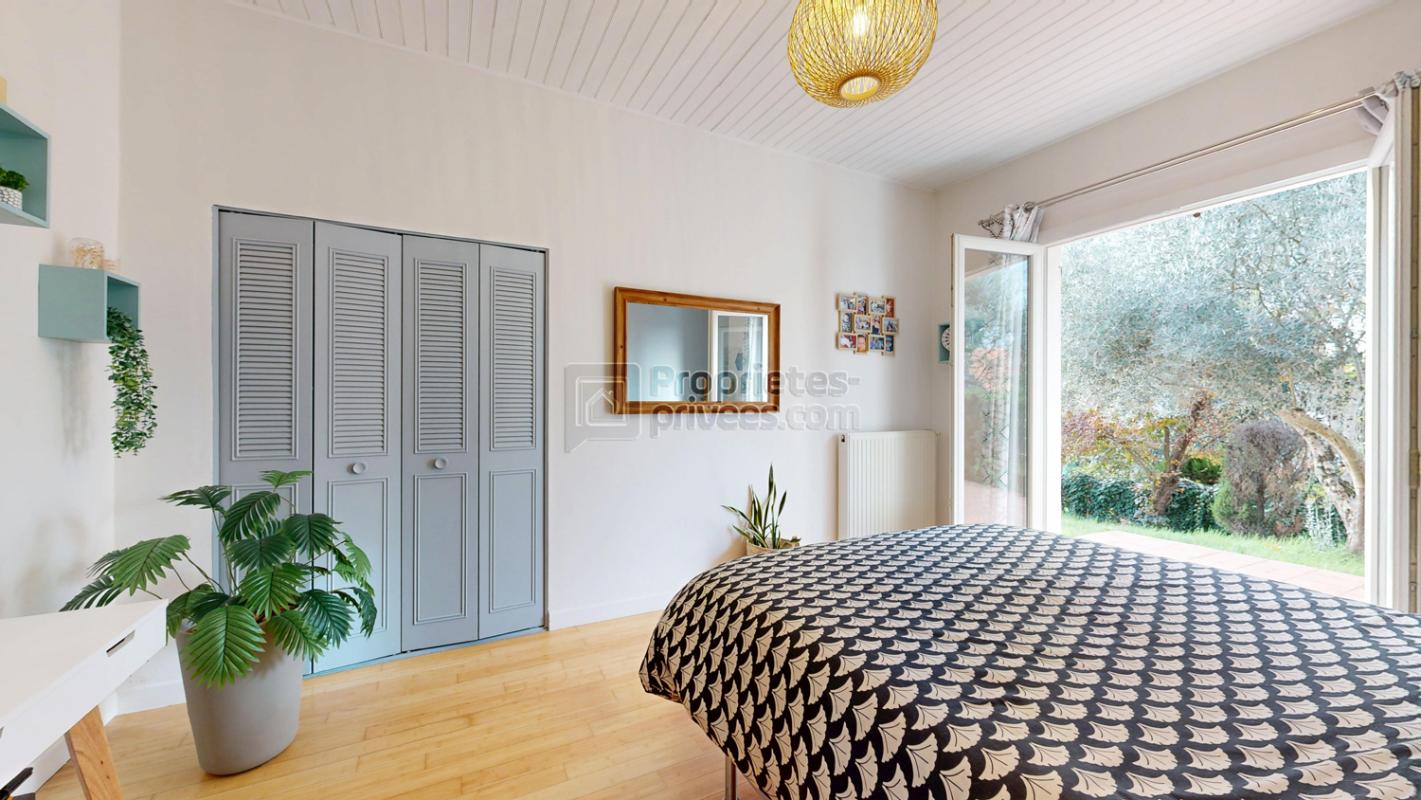 MONTJOIRE Maison MONTJOIRE 9 pièce(s) 260 m2 avec Piscine 12