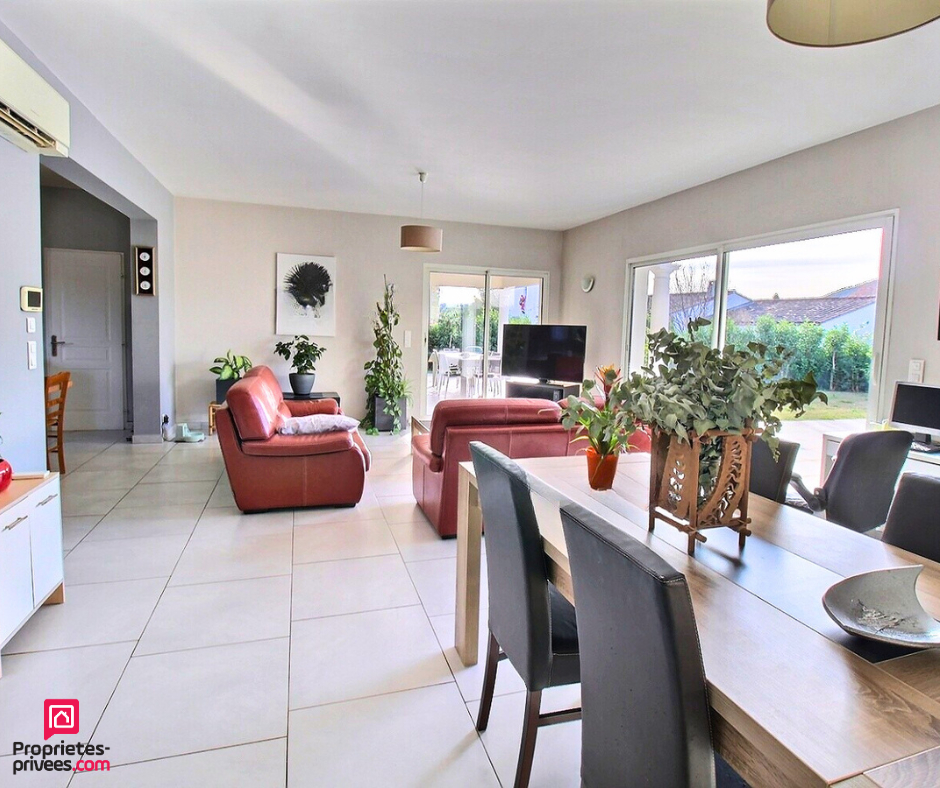 LE MUY Villa plain pied avec piscine et double garage dans un quartier calme ! 5