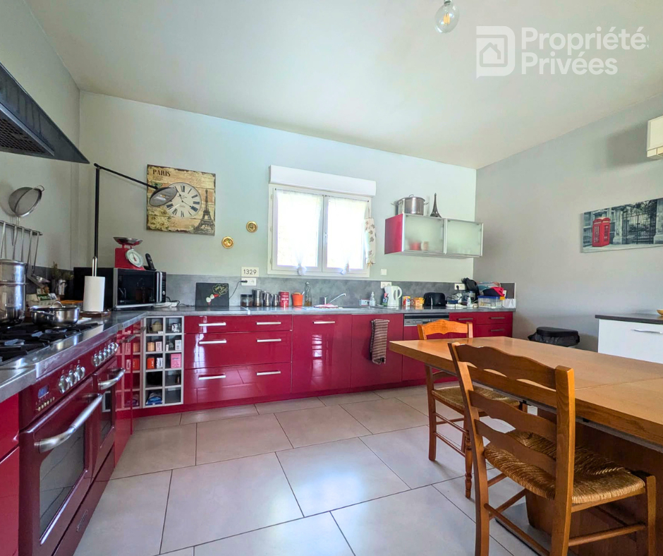 LE MUY Villa plain pied avec piscine et double garage dans un quartier calme ! 7