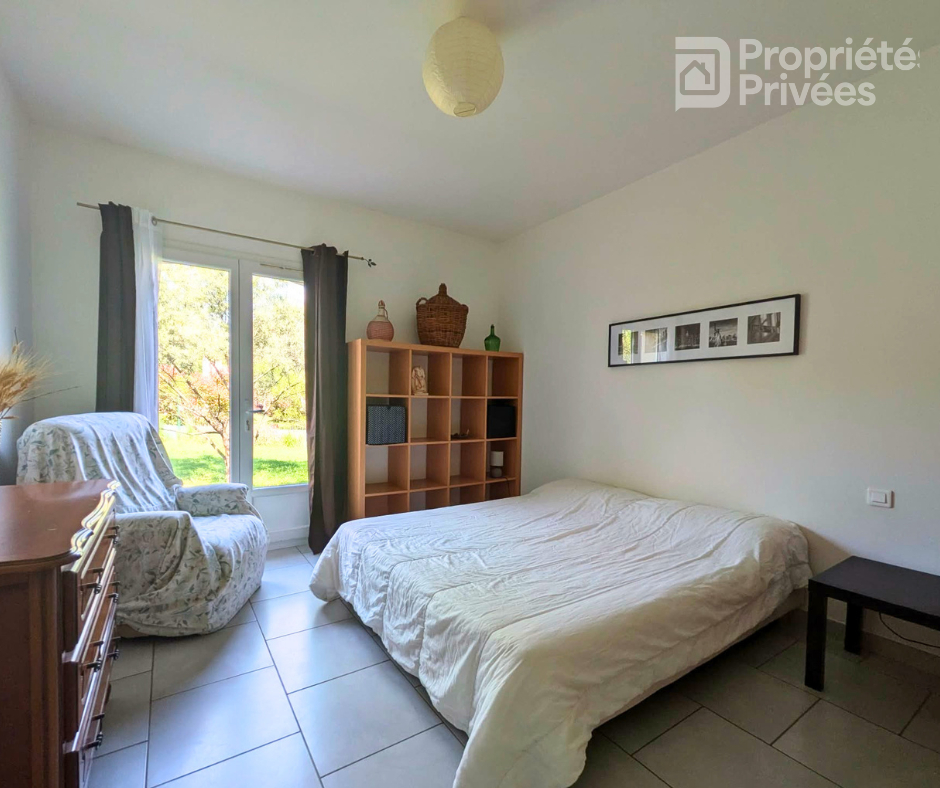 LE MUY Villa plain pied avec piscine et double garage dans un quartier calme ! 9