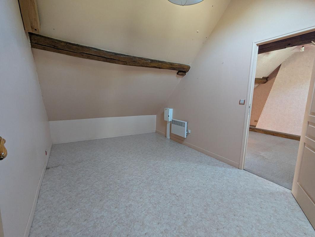 MOUTIERS-AU-PERCHE Propriété 141m2  3 chambres Terrain 617m2 8