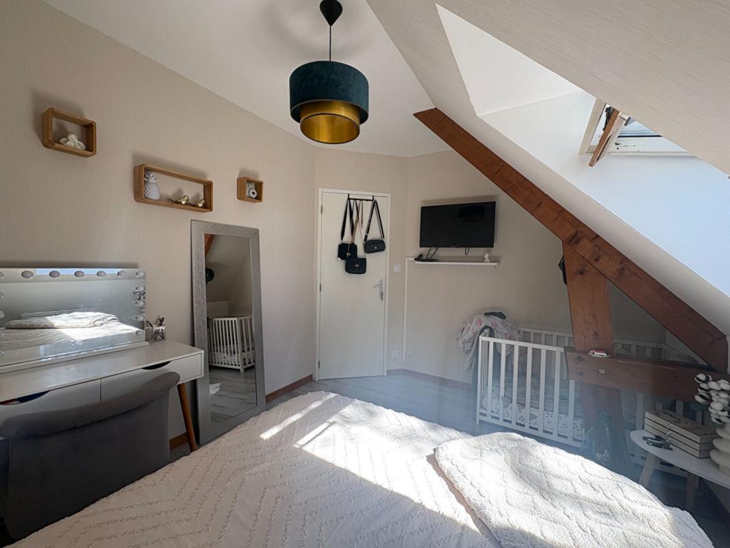 BAUNE Maison située en bourg, à proximité d'Angers 10