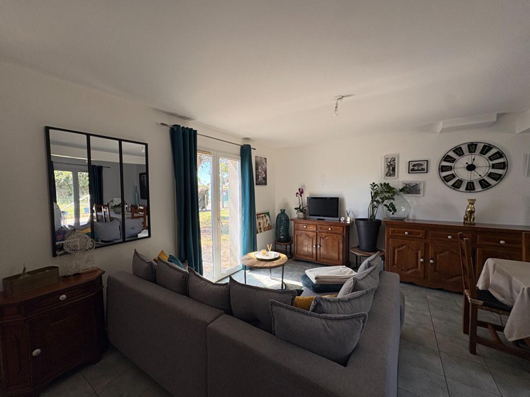 BAUNE Maison située en bourg, à proximité d'Angers 6