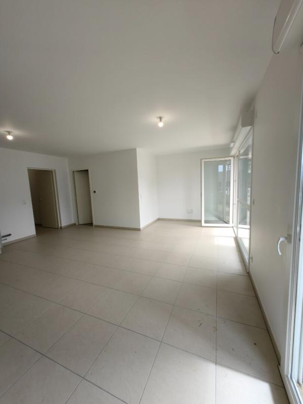 VOREPPE ? T4 81,7 M² avec jardin + terrasse + garage ? Résidence récente à Voreppe 293000E 3