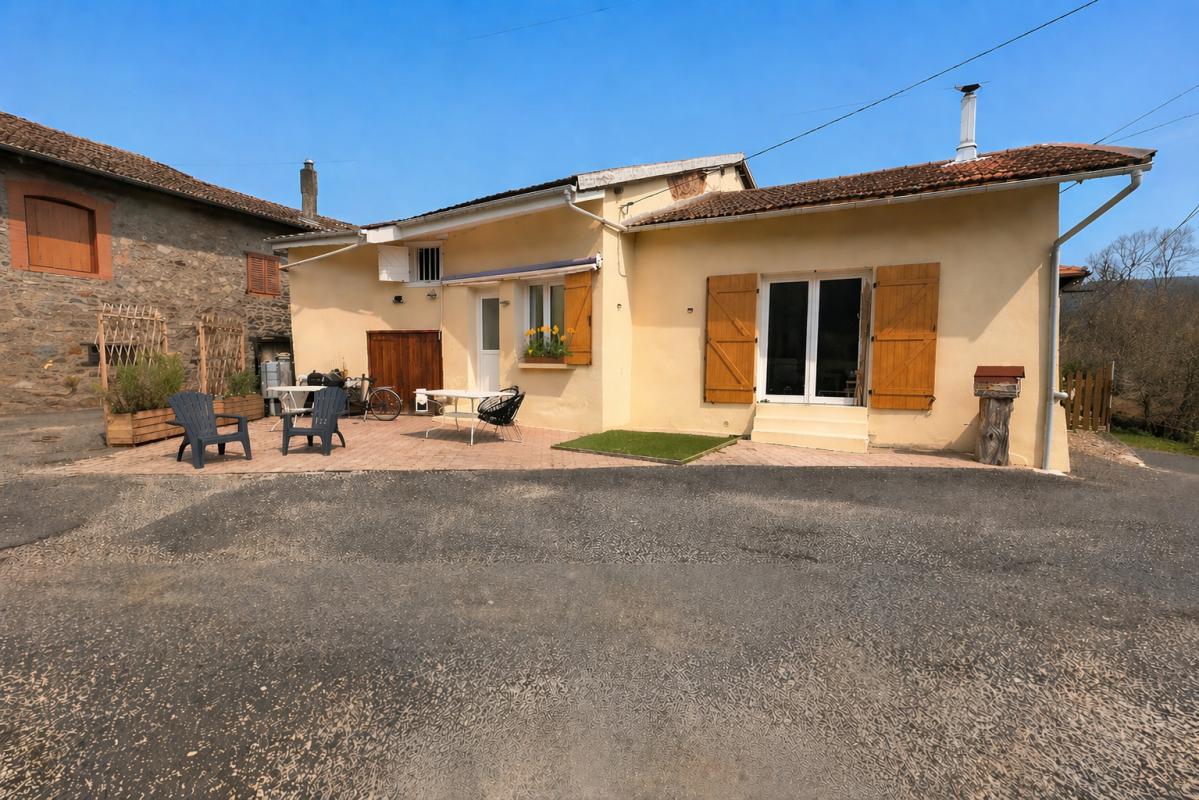 CLAVEISOLLES CLAVEISOLLES. Petite maison cocoon 3 pièces 93 m2 avec terrasse et terrain au calme 2