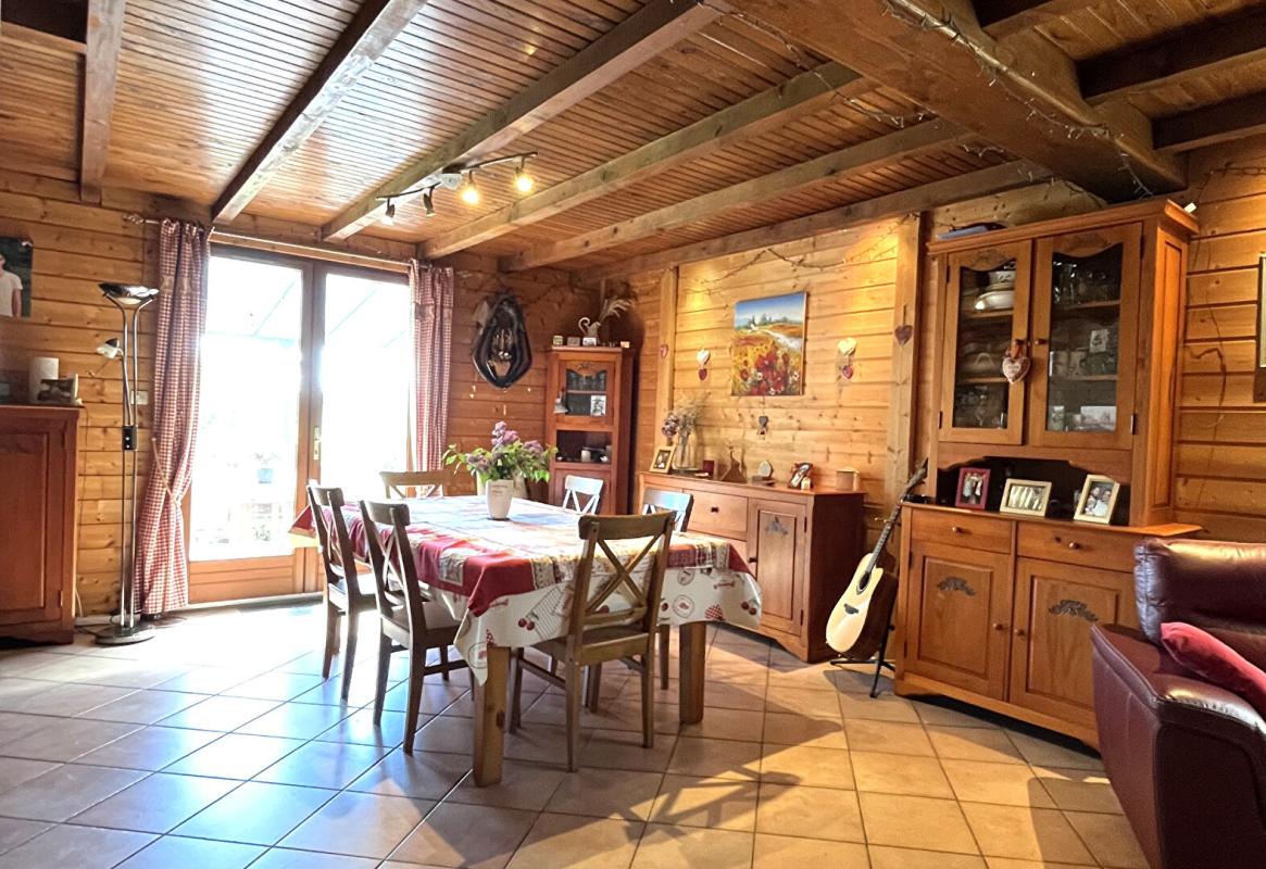 AROMAS Vue exceptionnelle & esprit chalet : villa atypique à AROMAS 9