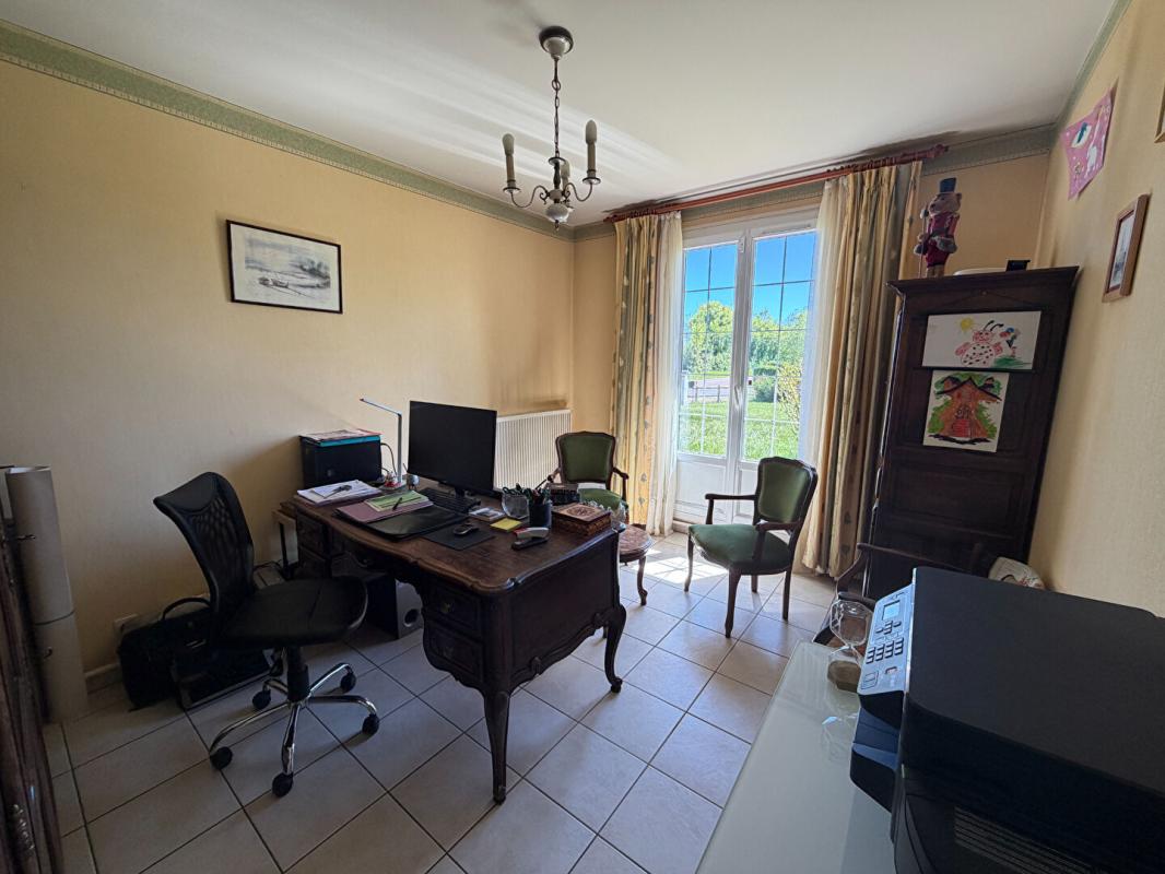 LA CHARITE-SUR-LOIRE Joli pavillon sur sous sol dans un secteur calme de La Charité sur Loire 13