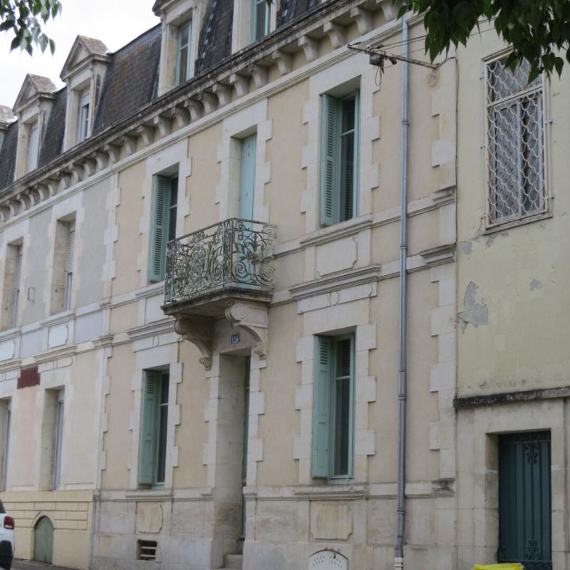 FONTENAY-LE-COMTE Maison de ville, hyper centre 12
