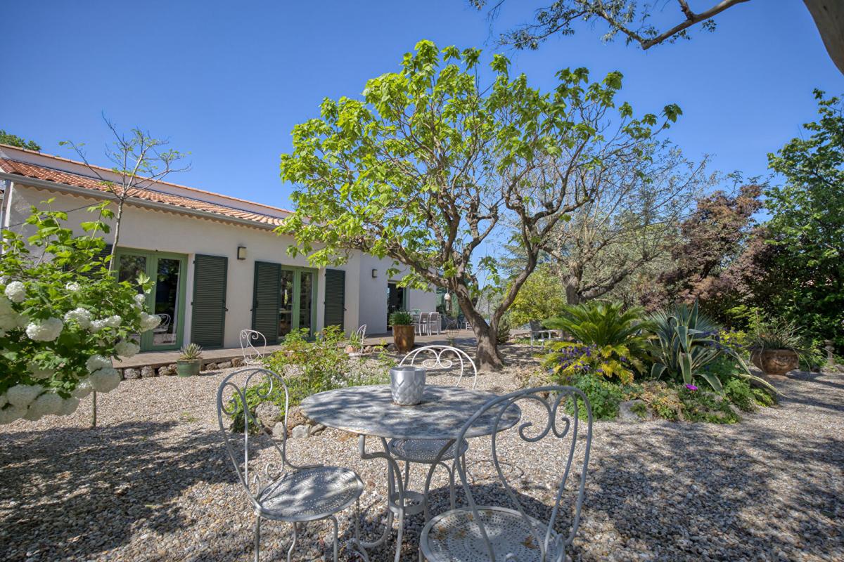 ANDUZE Superbe villa  de plain pied  avec piscine et mazet indépendant sur les hauteurs avec vue exceptionnelle 10