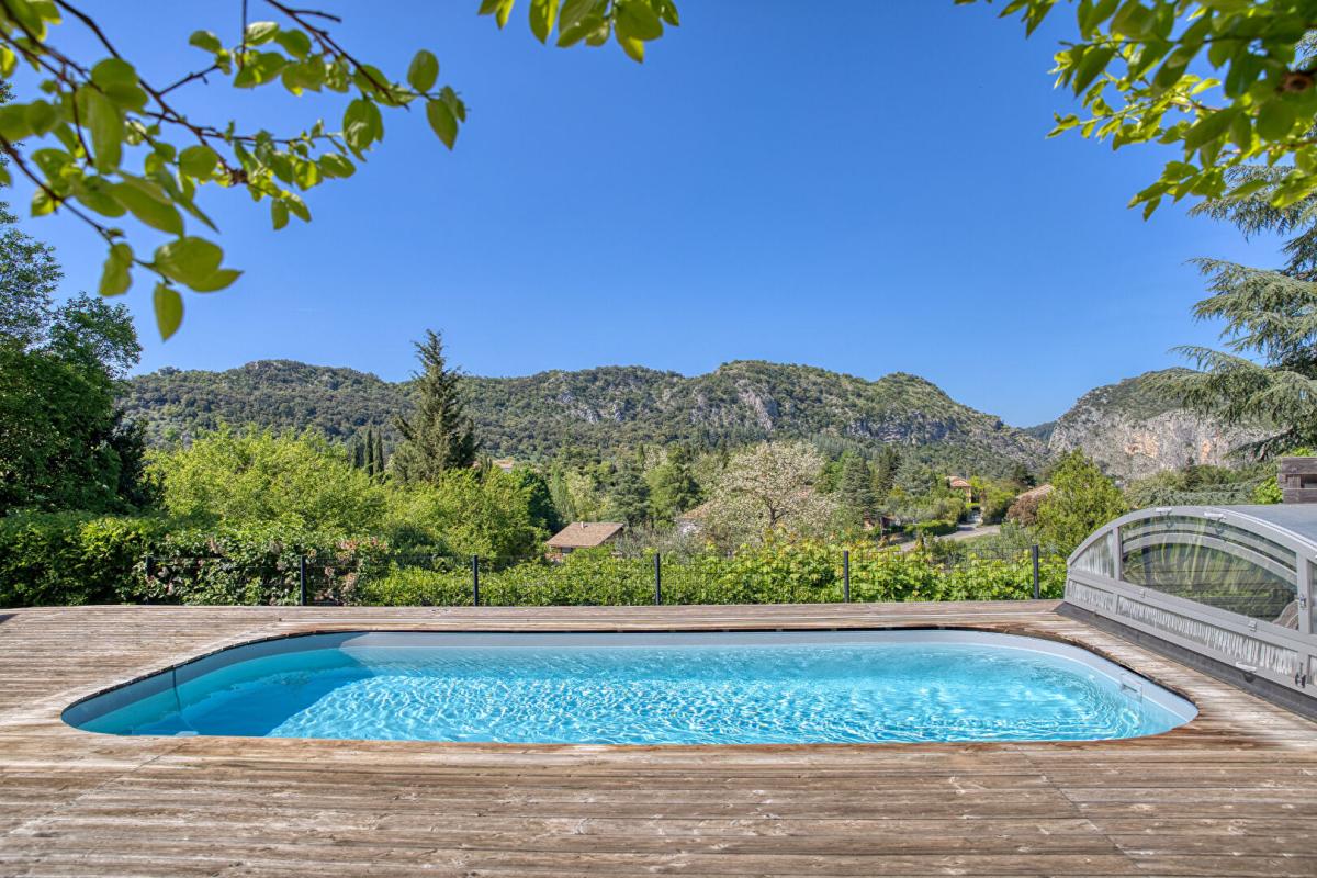 ANDUZE Superbe villa  de plain pied  avec piscine et mazet indépendant sur les hauteurs avec vue exceptionnelle 13