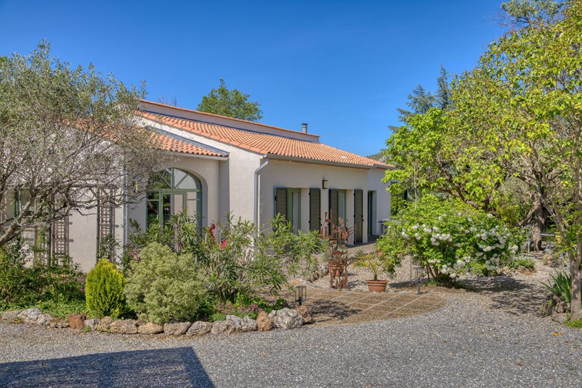 ANDUZE Superbe villa  de plain pied  avec piscine et mazet indépendant sur les hauteurs avec vue exceptionnelle 18