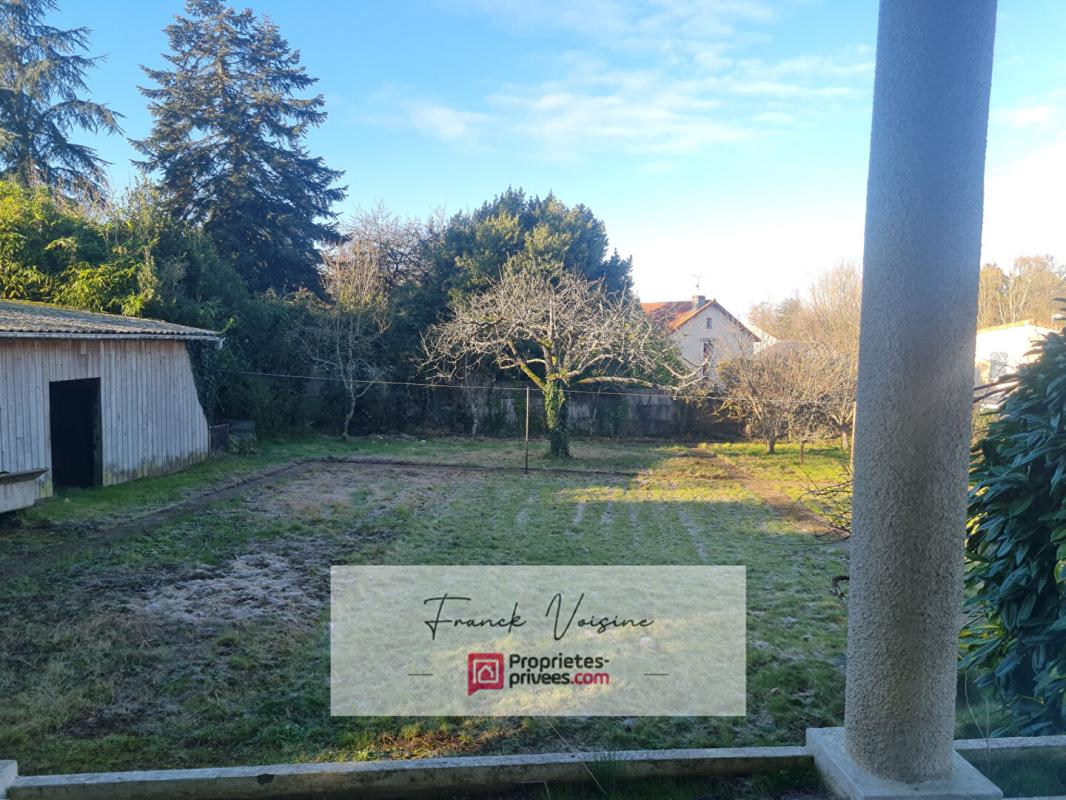 LES HERBIERS Maison de 212 m2 A VENDRE Les Herbiers  Centre Ville - 4 Chambres et un bureau sur un terrain de 1150 m2 10