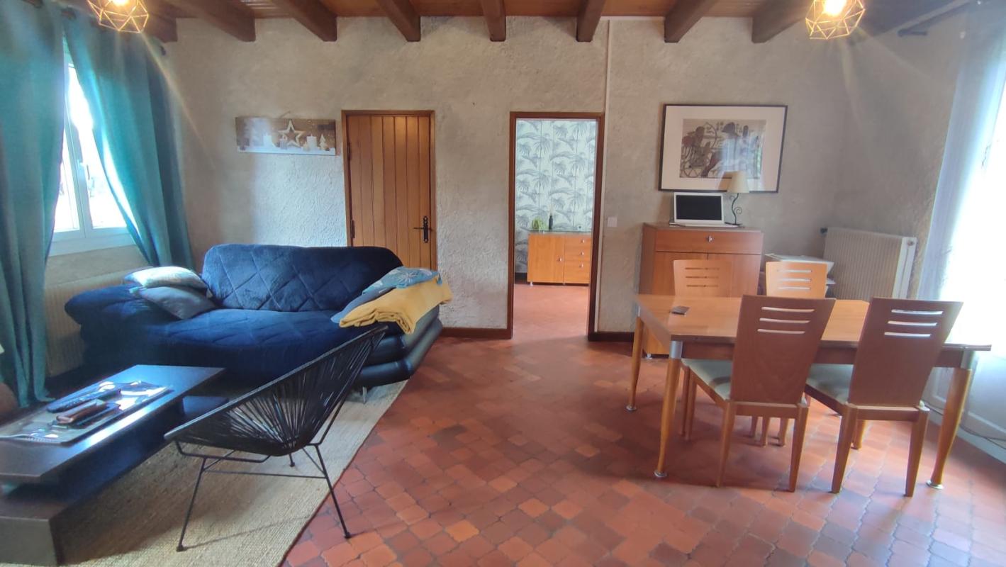 LANOBRE Charmante Maison dans beau quartier de Lanobre 15270 5