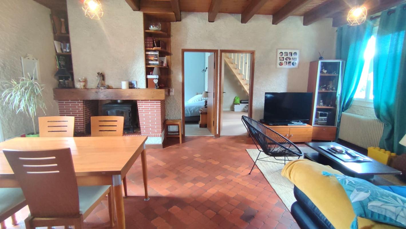 LANOBRE Charmante Maison dans beau quartier de Lanobre 15270 6