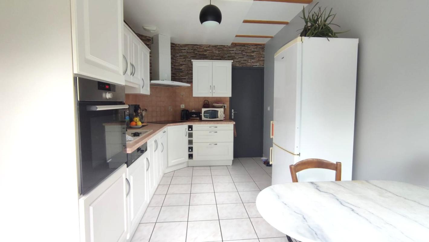 LANOBRE Charmante Maison dans beau quartier de Lanobre 15270 7