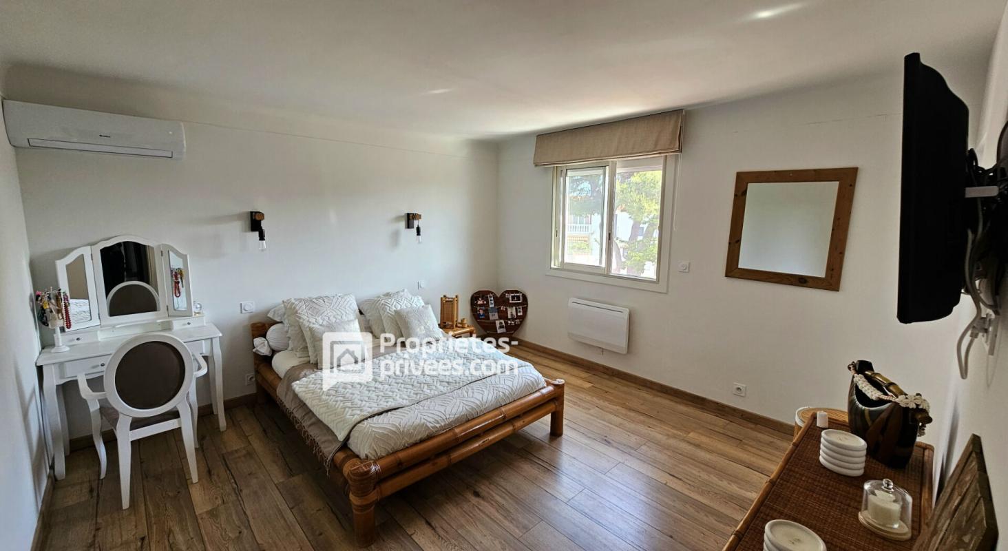 ELNE Elne maison de ville de 145 m² avec piscine et jardin 11