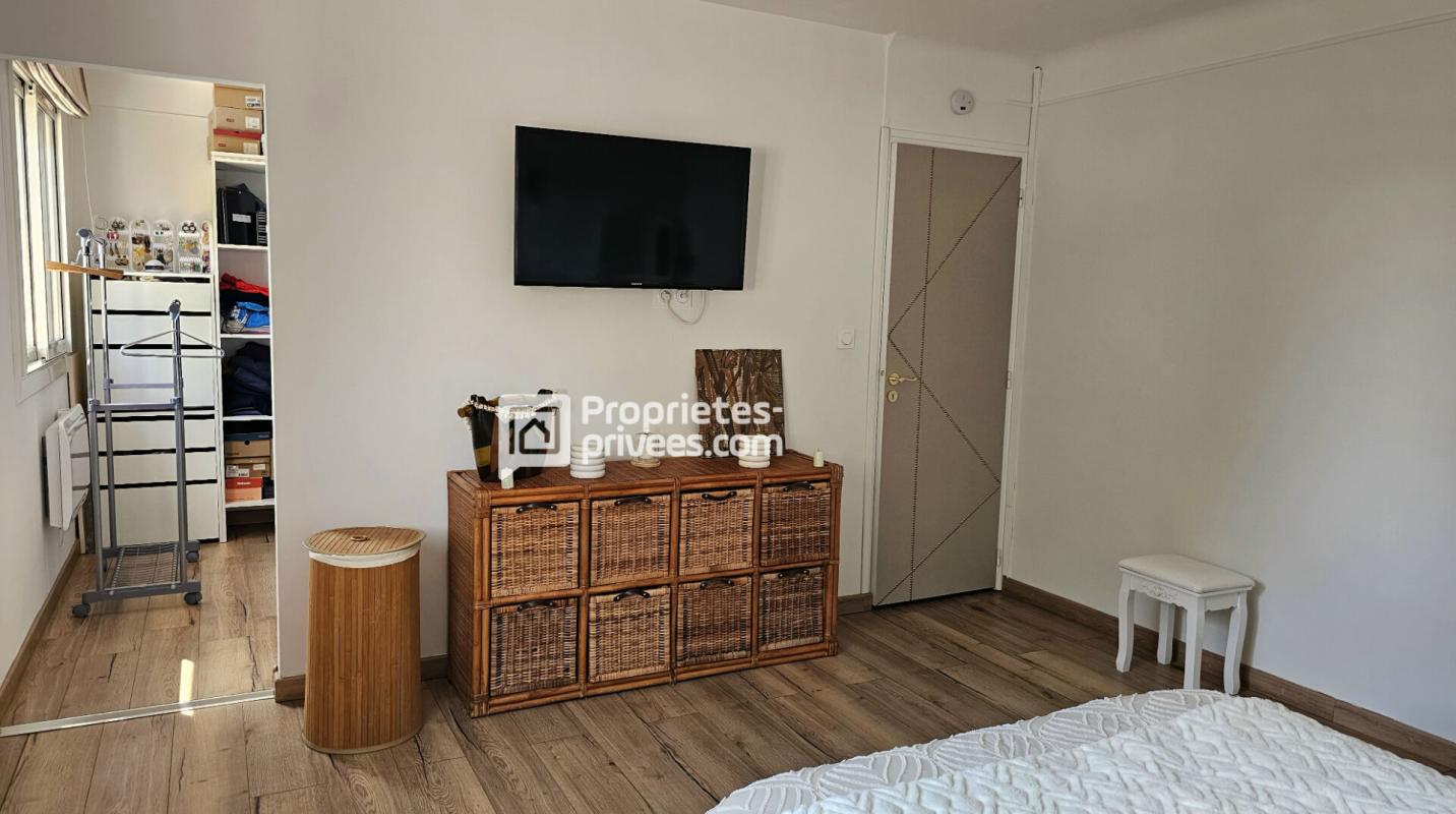 ELNE Elne maison de ville de 145 m² avec piscine et jardin 12