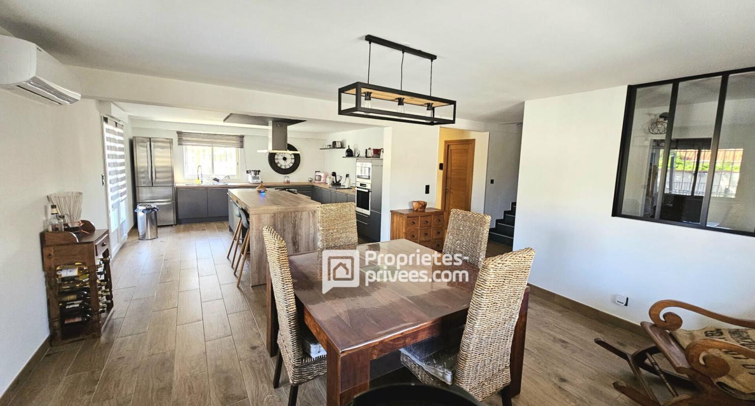 ELNE Elne maison de ville de 145 m² avec piscine et jardin 2