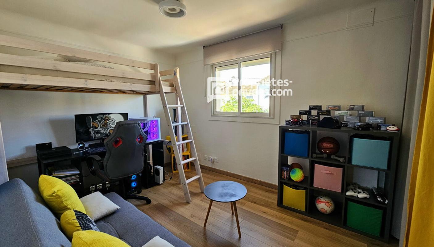 ELNE Elne maison de ville de 145 m² avec piscine et jardin 9