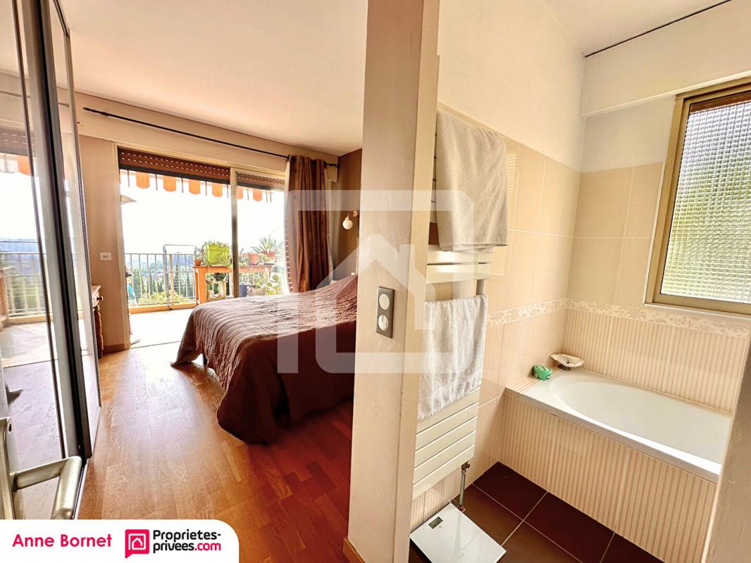 GRASSE Appartement 4 pièces 93 m2 avec terrasse vue panoramique mer, garage, parking privatif et cave 11