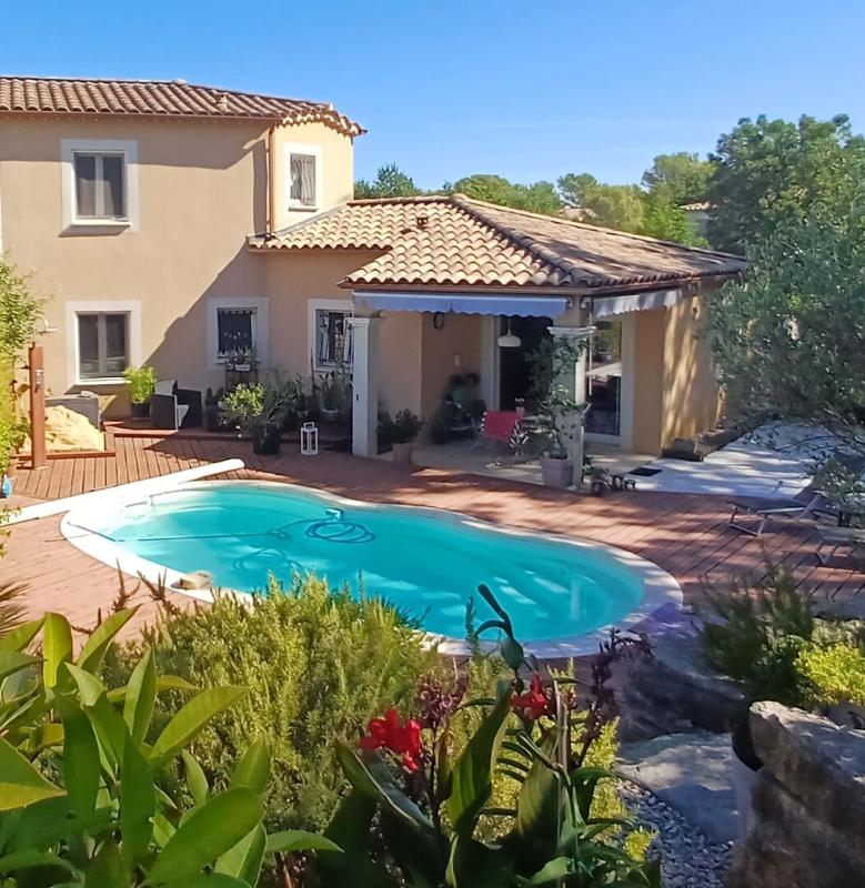 MASSILLARGUES-ATTUECH Villa avec piscine, dans un cadre résidentiel prisé 1