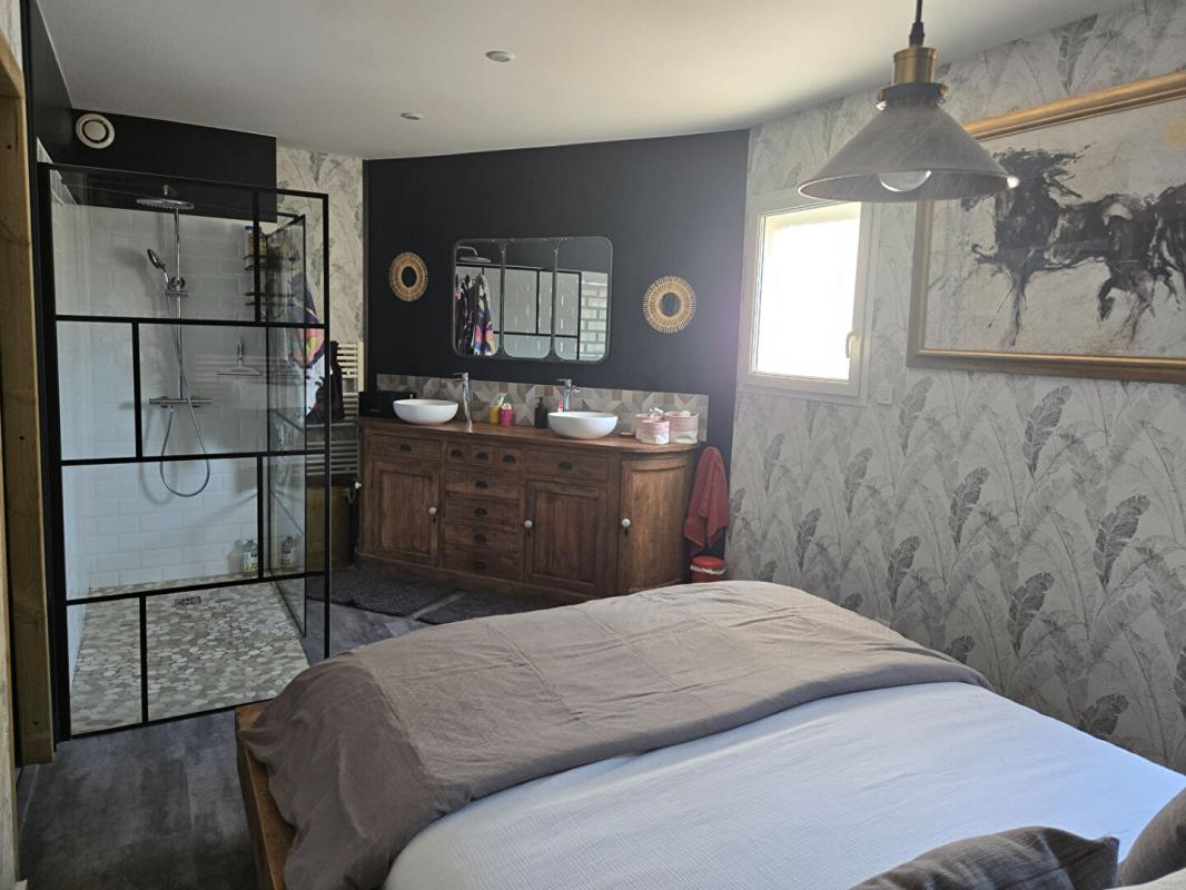 MASSILLARGUES-ATTUECH Villa avec piscine, dans un cadre résidentiel prisé 4