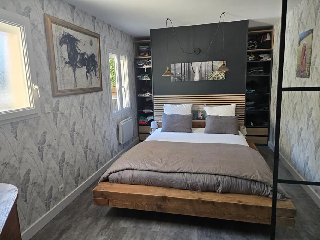 MASSILLARGUES-ATTUECH Villa avec piscine, dans un cadre résidentiel prisé 9