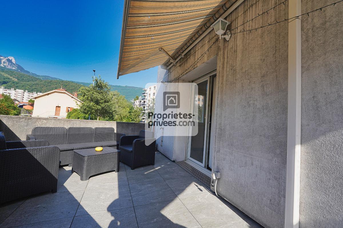 SEYSSINET-PARISET SEYSSINET PARISET T3 de 68m2 + Garage, Parkings & Cave 15
