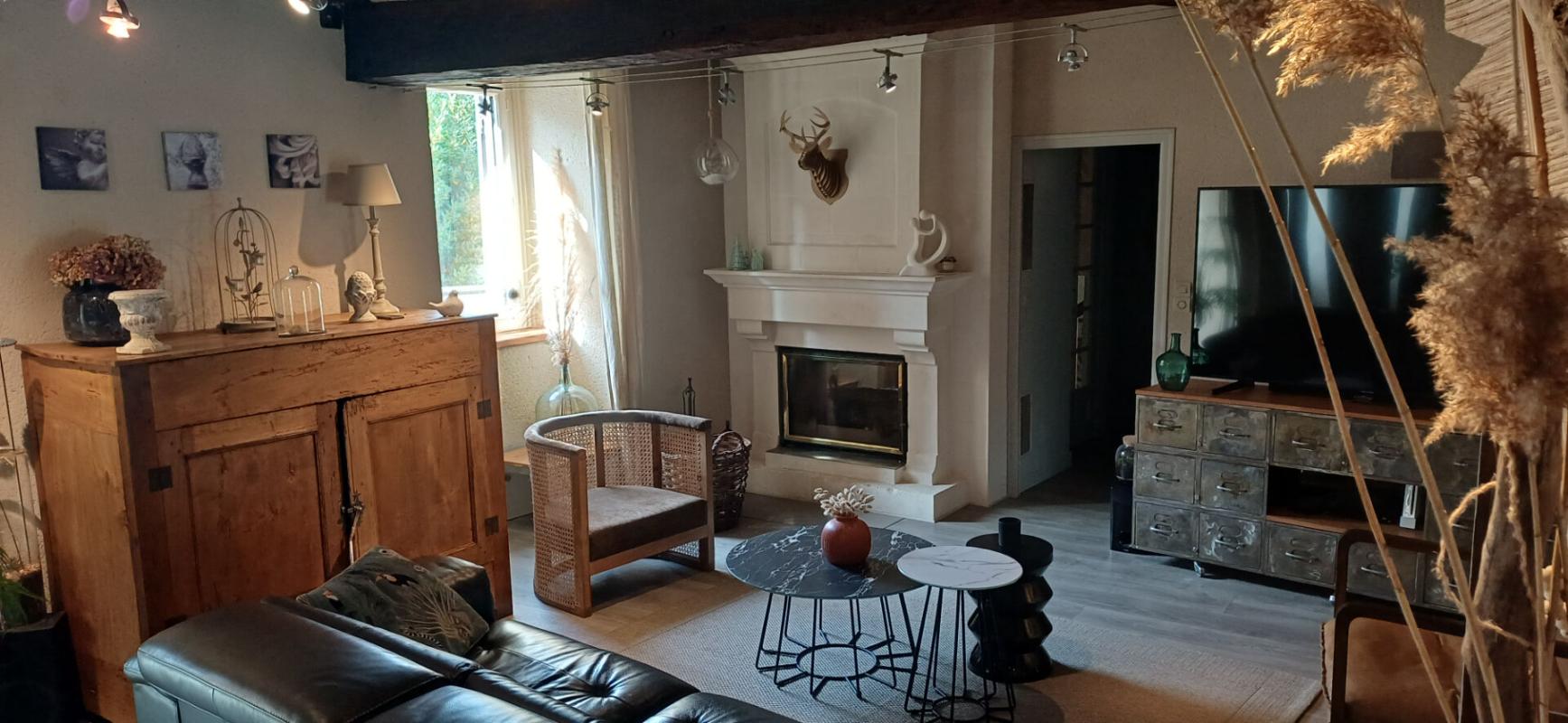 LEZIGNE Maison Coup de Coeur à  Lézigné 2