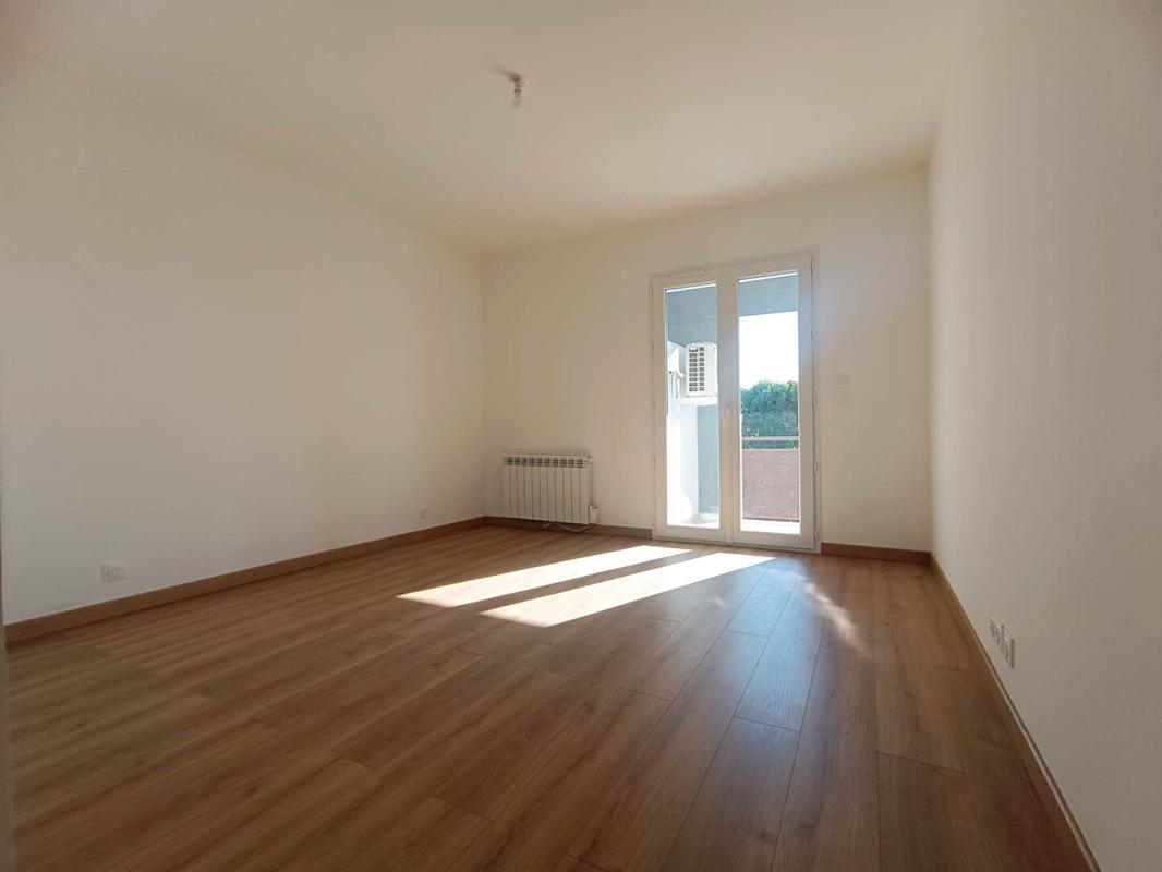 ISTRES Appartement Istres 4 pièce(s) 101 m2 ET Terrasse 10