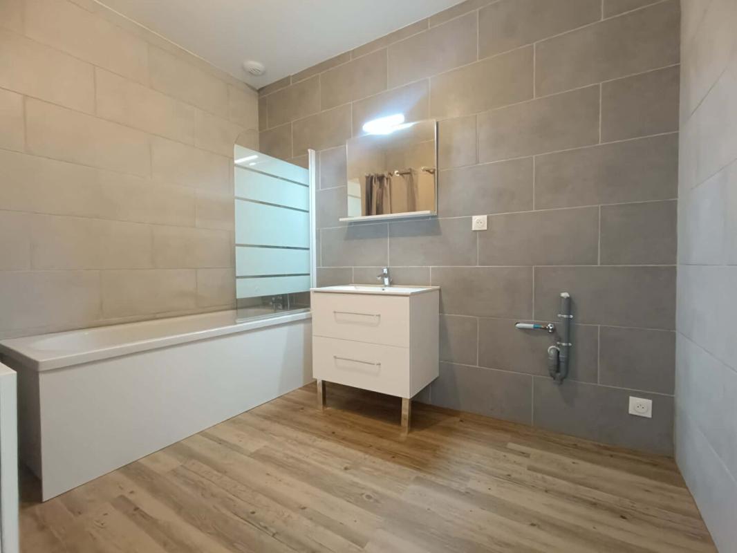 ISTRES Appartement Istres 4 pièce(s) 101 m2 ET Terrasse 14