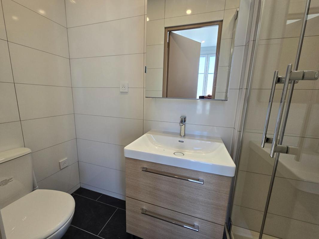CORBEIL-ESSONNES Maison Corbeil Essonnes 11 pièce(s) 190 m2 10