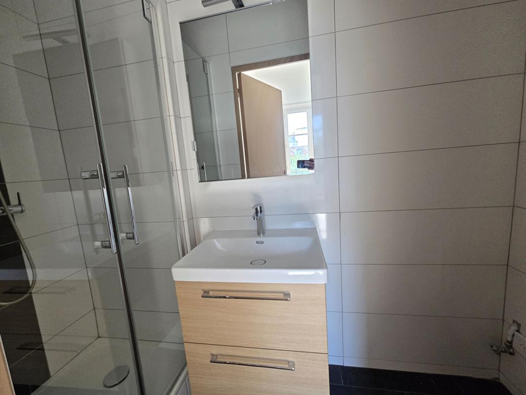 CORBEIL-ESSONNES Maison Corbeil Essonnes 11 pièce(s) 190 m2 11
