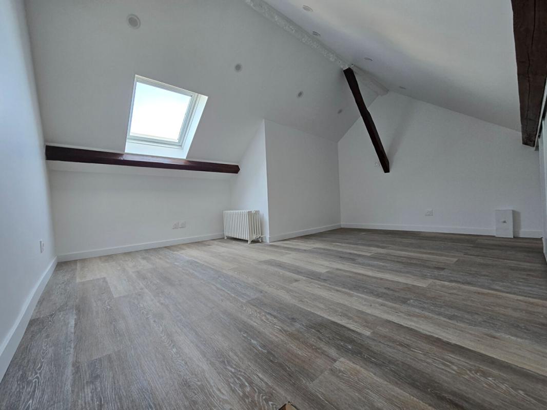 CORBEIL-ESSONNES Maison Corbeil Essonnes 11 pièce(s) 190 m2 13