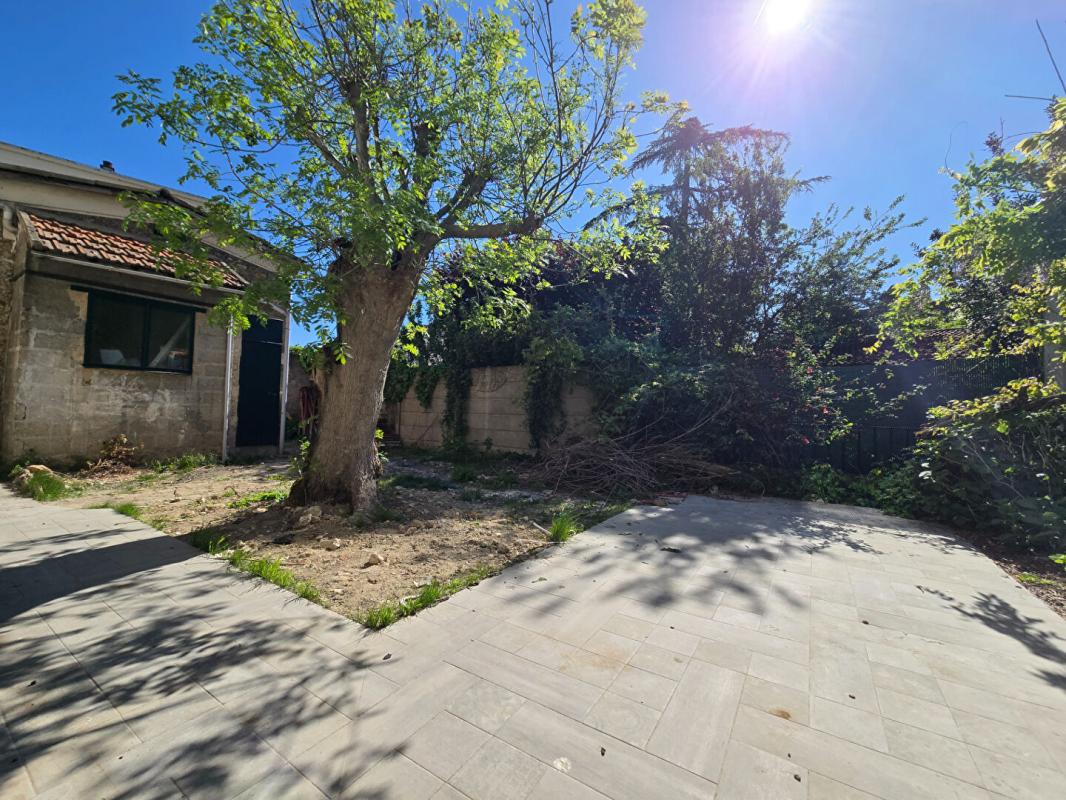CORBEIL-ESSONNES Maison Corbeil Essonnes 11 pièce(s) 190 m2 18