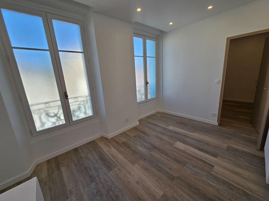 CORBEIL-ESSONNES Maison Corbeil Essonnes 11 pièce(s) 190 m2 9