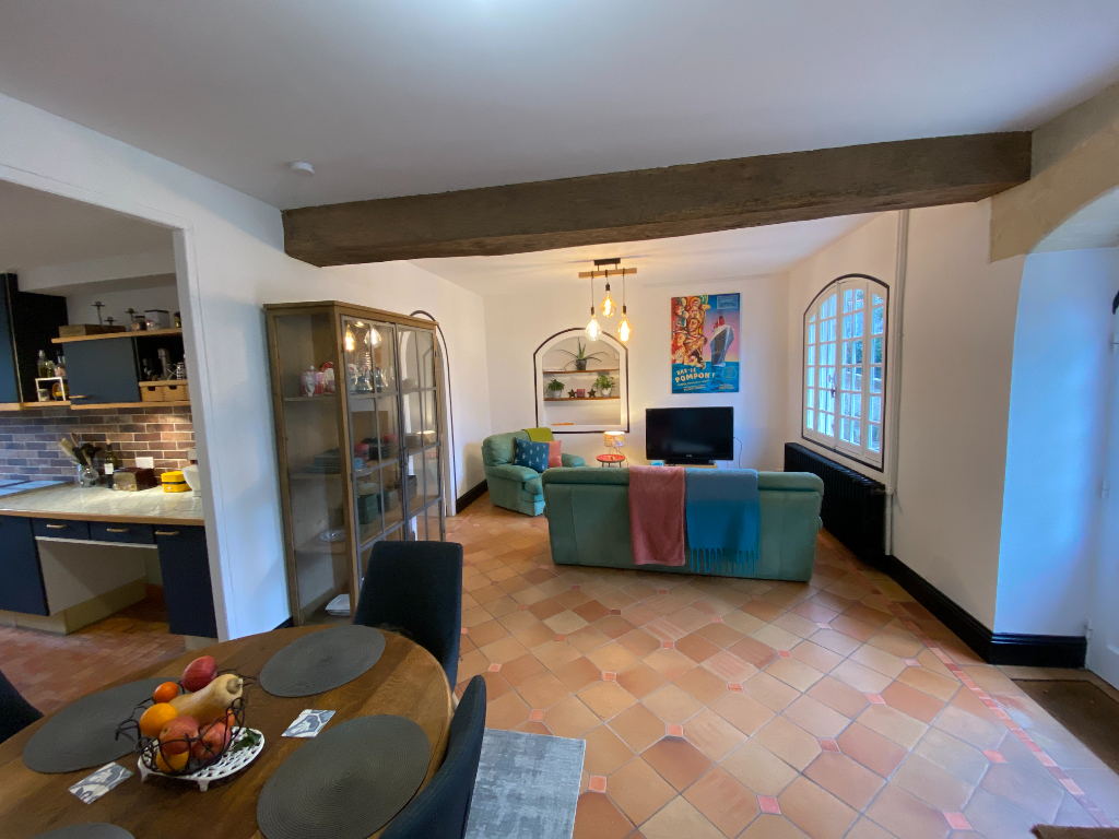 BEAUFORT-EN-VALLEE Demeure de prestige 7 pièce(s) 206 m2 - 3 biens distincts 11