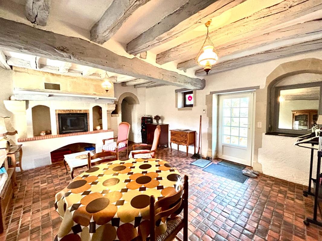 BEAUFORT-EN-VALLEE Demeure de prestige 7 pièce(s) 206 m2 - 3 biens distincts 12