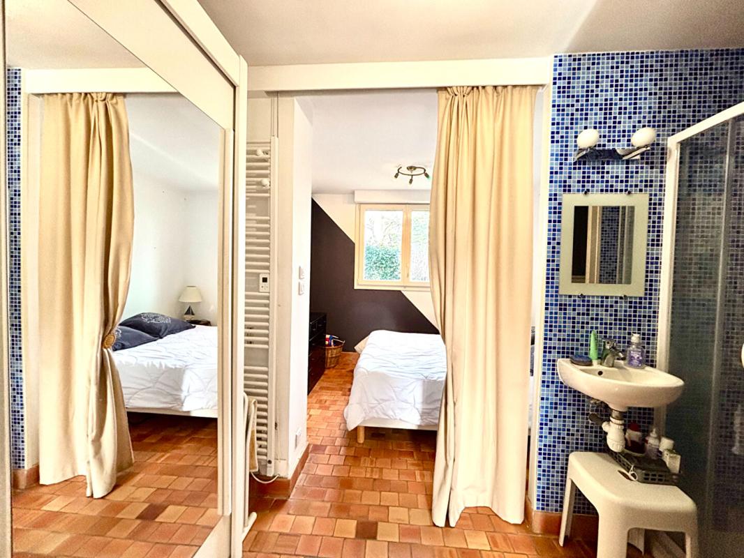 BEAUFORT-EN-VALLEE Demeure de prestige 7 pièce(s) 206 m2 - 3 biens distincts 13