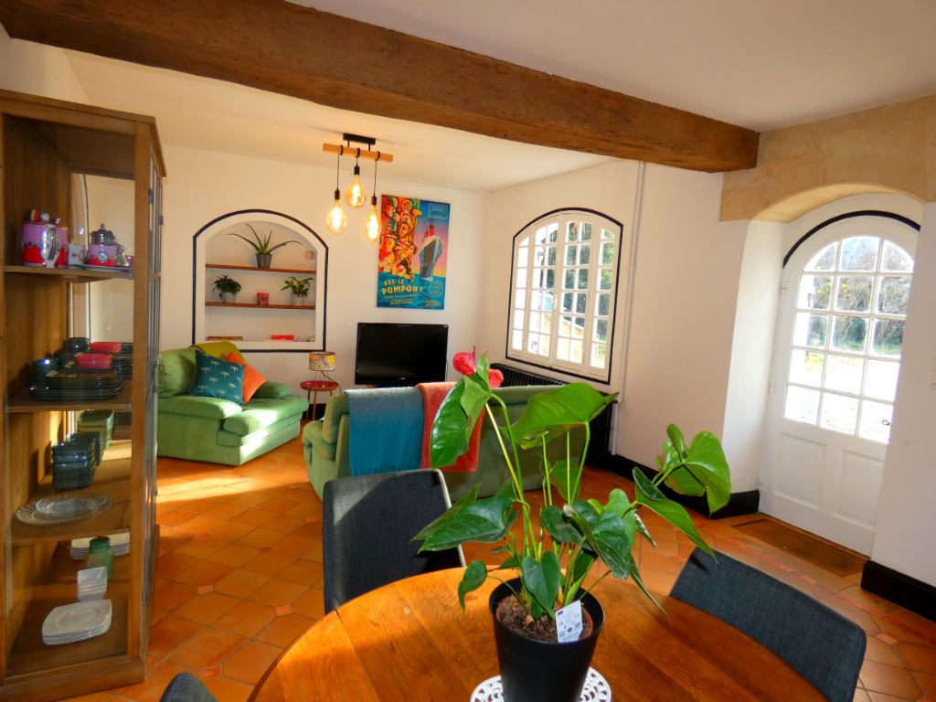 BEAUFORT-EN-VALLEE Demeure de prestige 7 pièce(s) 206 m2 - 3 biens distincts 6