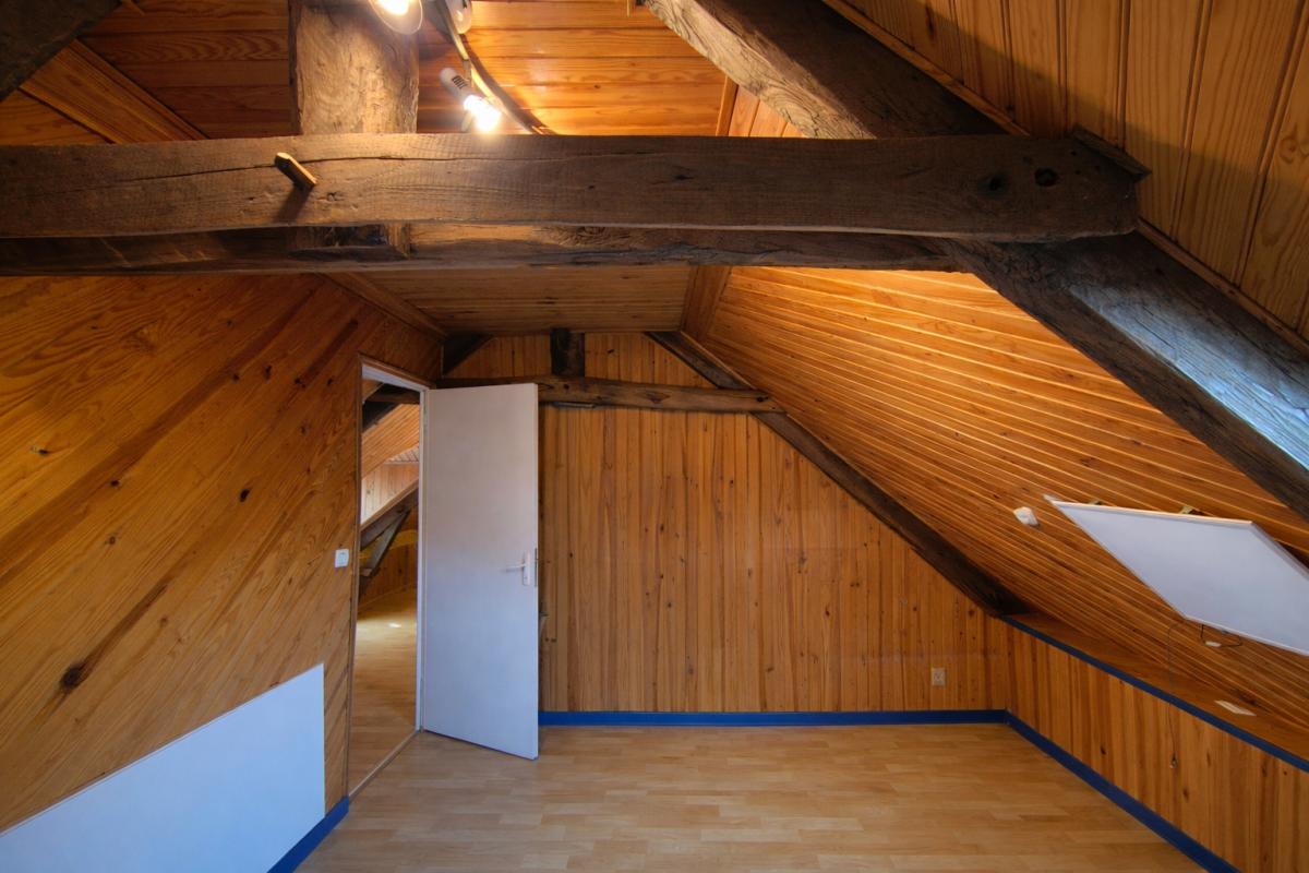 LANGUIDIC Belle Longère atypique de 162 m2 habitables, rénovée avec goût dans le Morbihan  (15 kms de Lorient  -2.5 km d'Hennebont - 6 kms de Languidic - 15 kms de la mer) 9