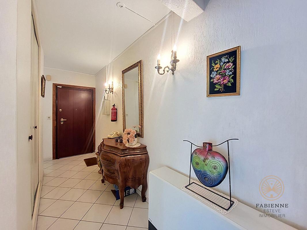 CHATEAURENARD Appartement 98m2 4 pièce(s) 2 chambres terrasse garage cave 6