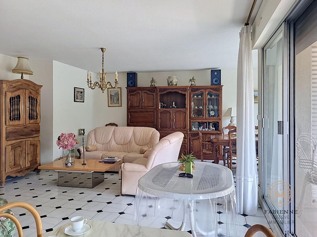 CHATEAURENARD Appartement 98m2 4 pièce(s) 2 chambres terrasse garage cave 7
