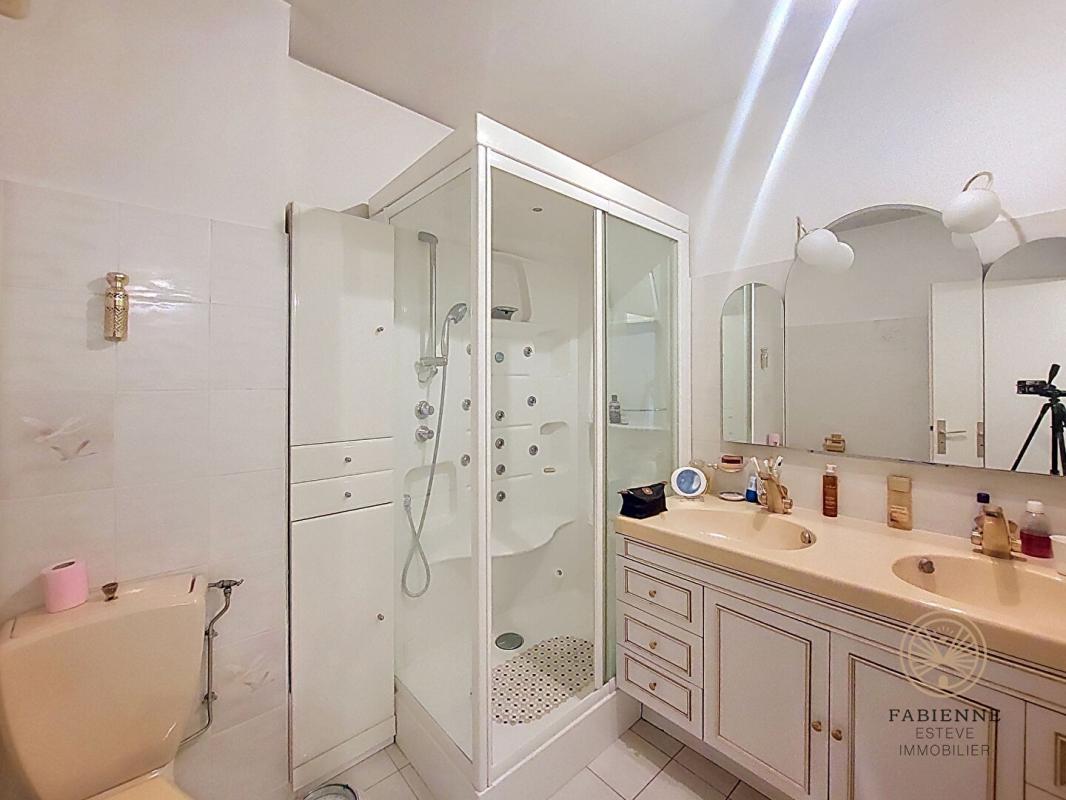 CHATEAURENARD Appartement 98m2 4 pièce(s) 2 chambres terrasse garage cave 8