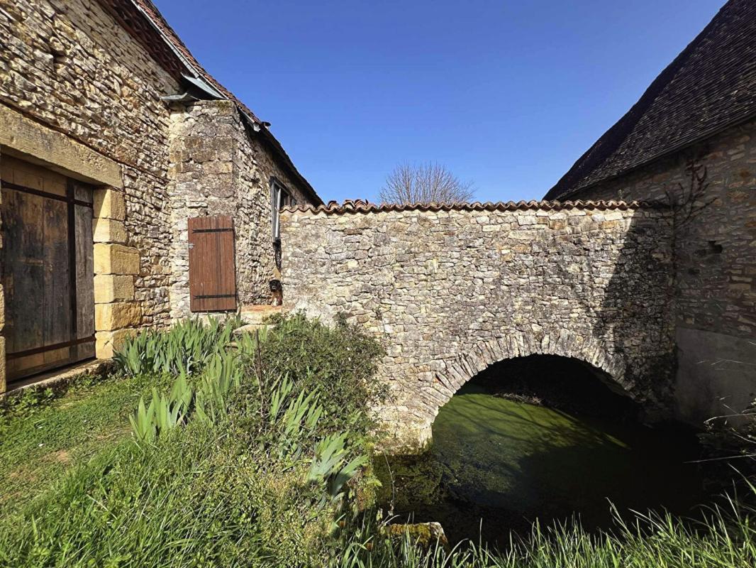 SAINT-GERMAIN-DES-PRES Maison Saint Germain Des Pres 12 pièce(s) 300 m2 12