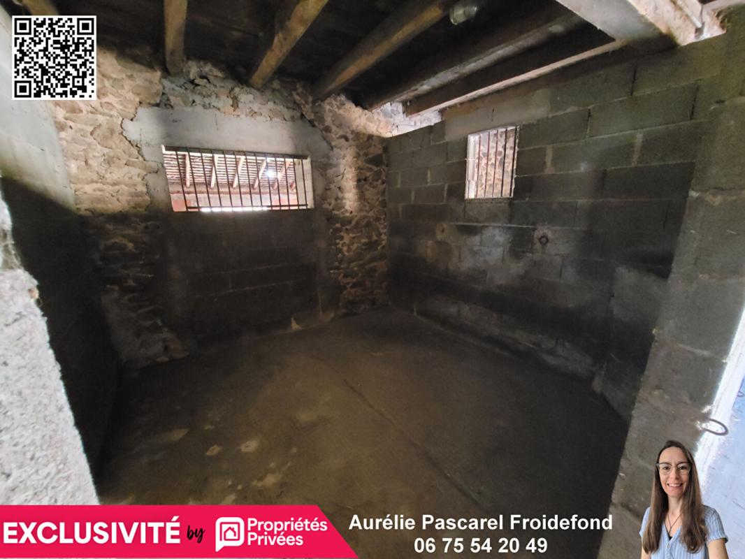 ARNAC-POMPADOUR * EXCLUSIVITE * ARNAC - POMPADOUR (19230) : Grange en pierre à rénover en Maison - ENV. 140m² - terrain de 388m2 - 49 990 13