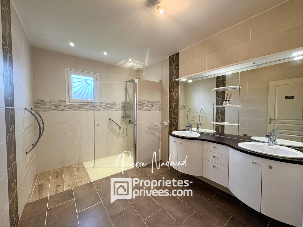 SAINT-MICHEL-DE-MONTAIGNE Maison Saint Michel De Montaigne 5 pièces 4 chambres 7