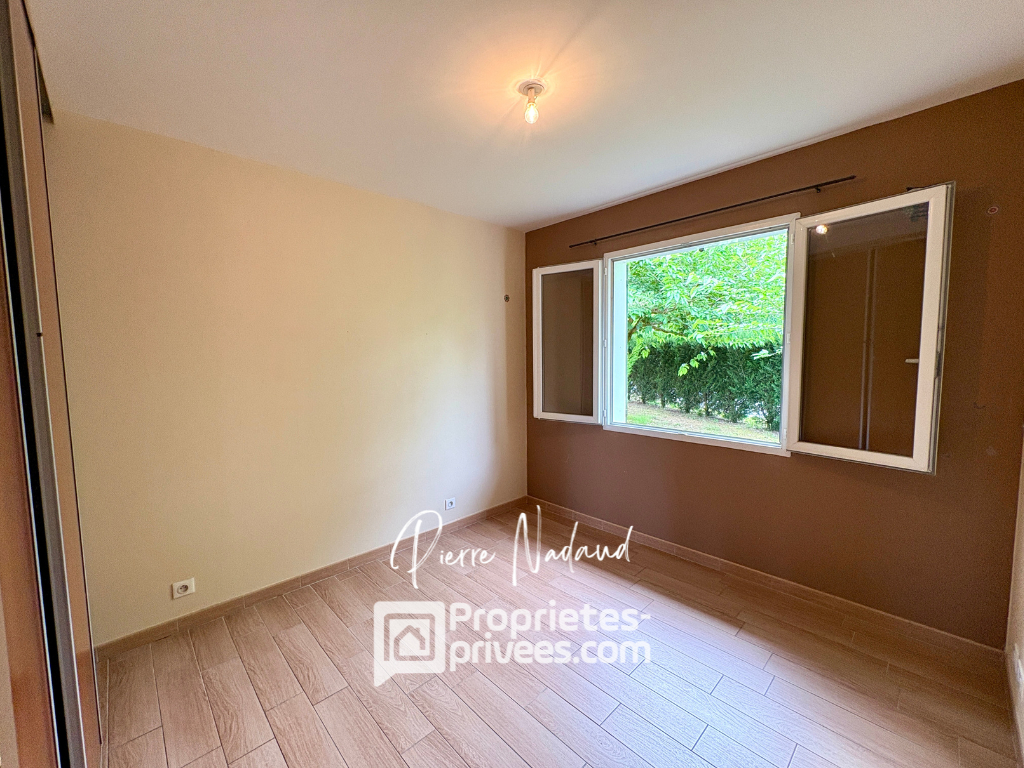 SAINT-MICHEL-DE-MONTAIGNE Maison Saint Michel De Montaigne 5 pièces 4 chambres 8