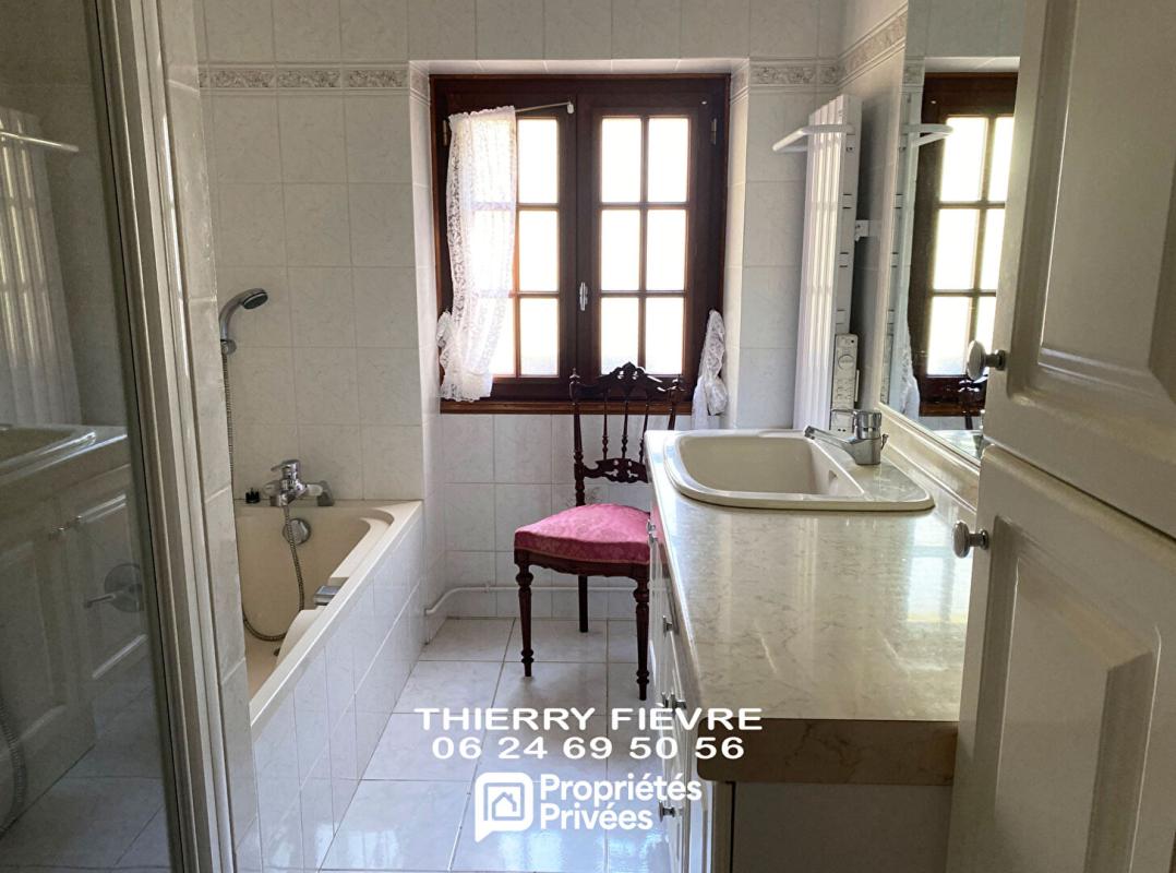 SAINT-PATRICE Coteaux Sur Loire 37130  Maison de 148 m2  4 chambres  dépendances  terrain caves troglodytiques 9